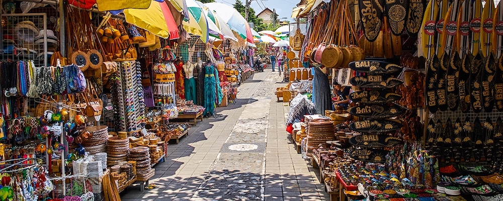 Go Shopping after Sunbathing at Kuta Beach